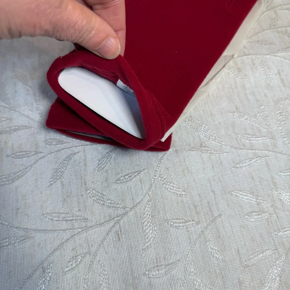 Finger Fuzz Ruby Red Women's Winter Fleece Gloves. Gripping,‎ One size.